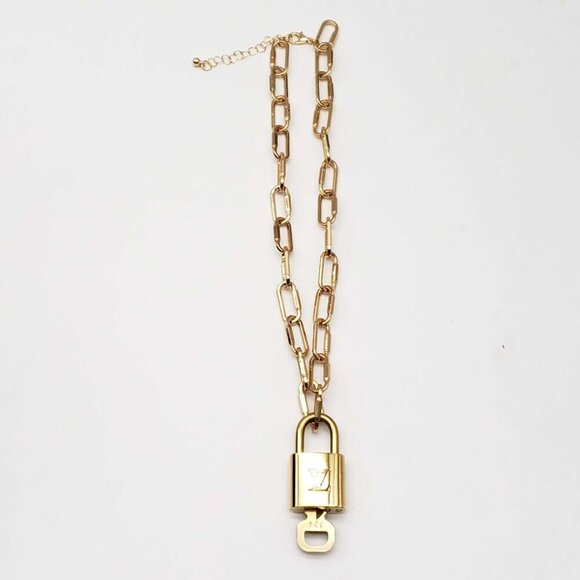 Authentic Louis Vuitton Lock and Key Gold Color with Gold Plated Chain Necklace - Picture 4 of 9